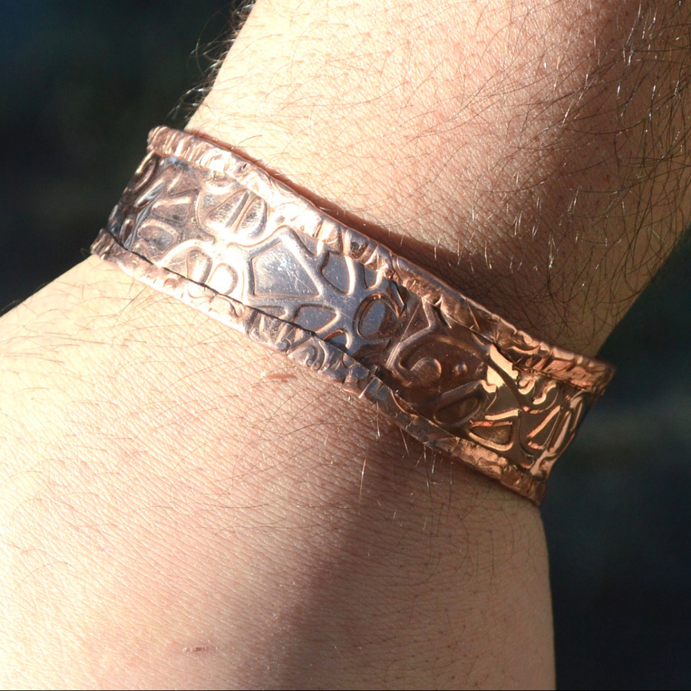 Mens Copper Embossed Cuff Bracelet Arthritis Mans - Picture 3 of 12